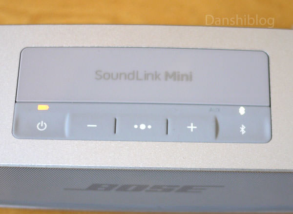 Soundlink側の操作パネルで音量や再生を操作できる